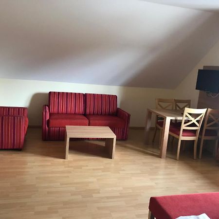 Laupus-Hof Apartment Бад Вилбел Екстериор снимка