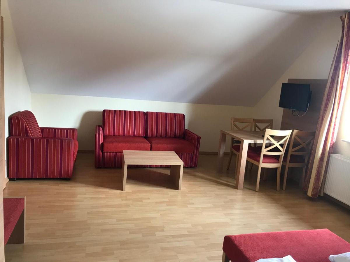 Laupus-Hof Apartment Бад Вилбел Екстериор снимка